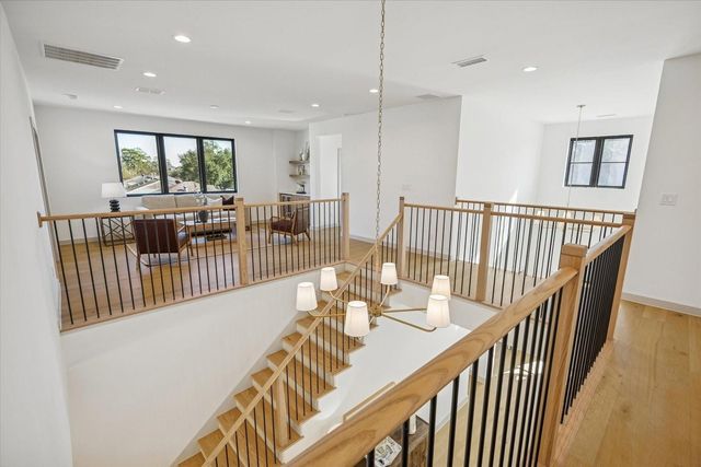 1622 Candlelight, Houston, TX 77018