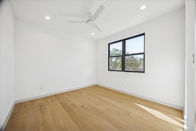 1622 Candlelight, Houston, TX 77018