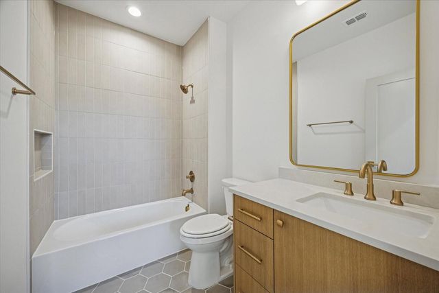 1622 Candlelight, Houston, TX 77018