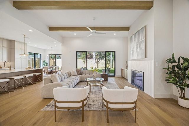 1622 Candlelight, Houston, TX 77018