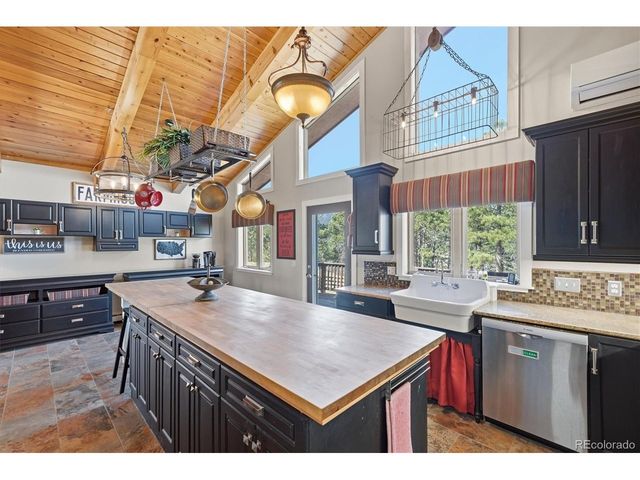 18505 Clovenhoof Dr, Palmer Lake, CO 80133