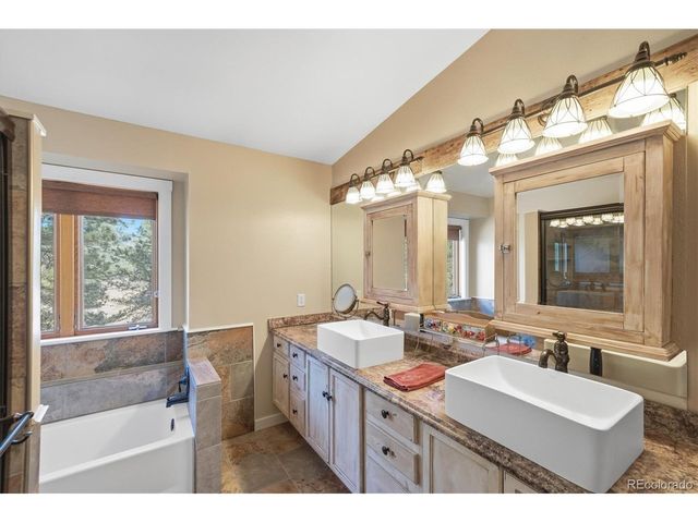 18505 Clovenhoof Dr, Palmer Lake, CO 80133