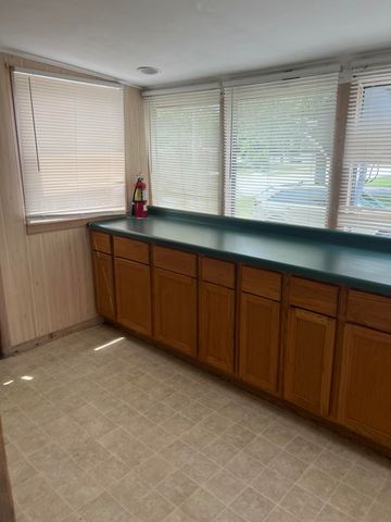 902 W 10th Street, Hobart, IN 46342