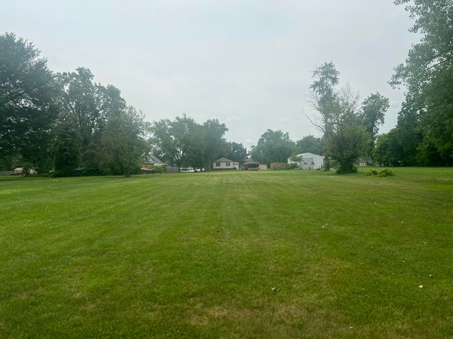902 W 10th Street, Hobart, IN 46342