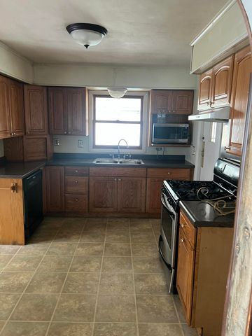 902 W 10th Street, Hobart, IN 46342