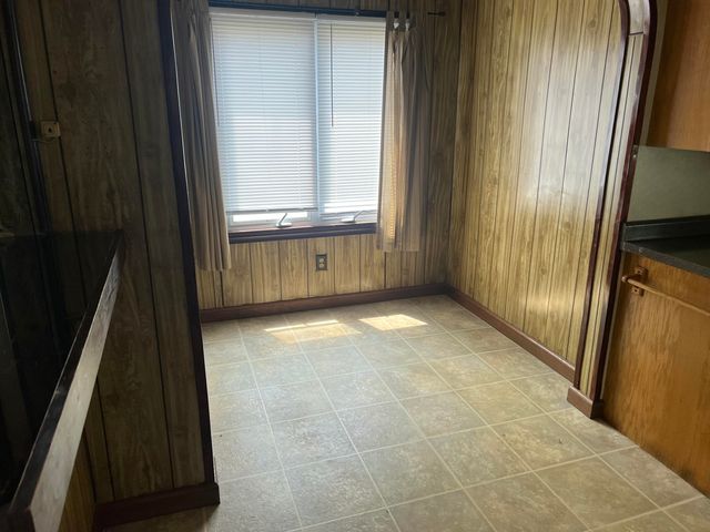 902 W 10th Street, Hobart, IN 46342