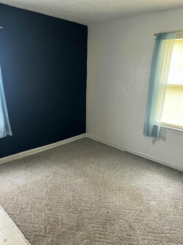 902 W 10th Street, Hobart, IN 46342