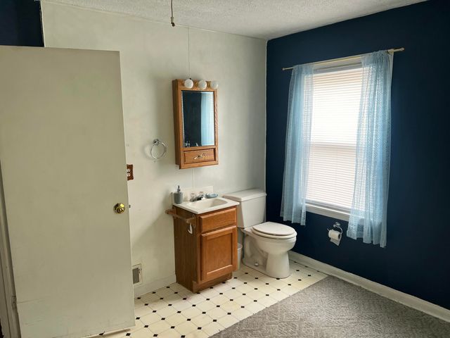 902 W 10th Street, Hobart, IN 46342