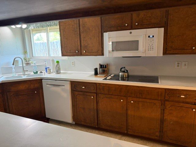 4735 Sea Island Dr, Corpus Christi, TX 78413