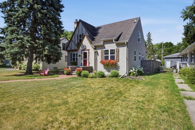 1258 2nd Street N, Fargo, ND 58102