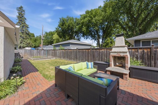 1258 2nd Street N, Fargo, ND 58102