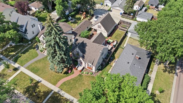 1258 2nd Street N, Fargo, ND 58102