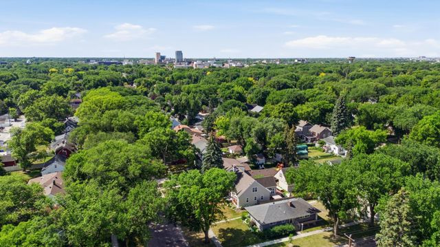 1258 2nd Street N, Fargo, ND 58102