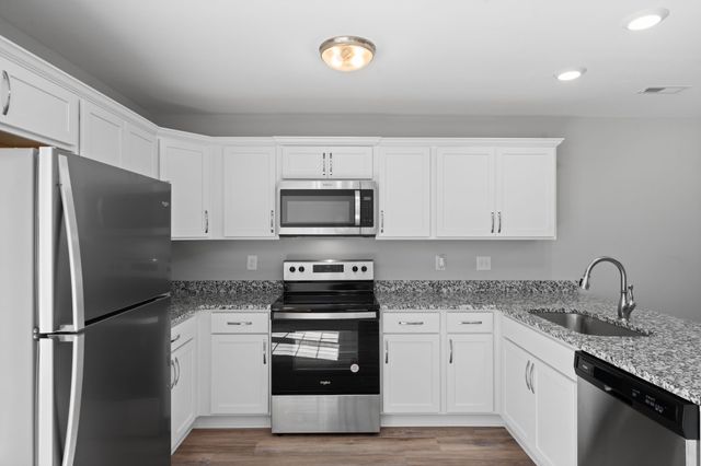638 Stowe Ct Unit Mm, Clarksville, TN 37040
