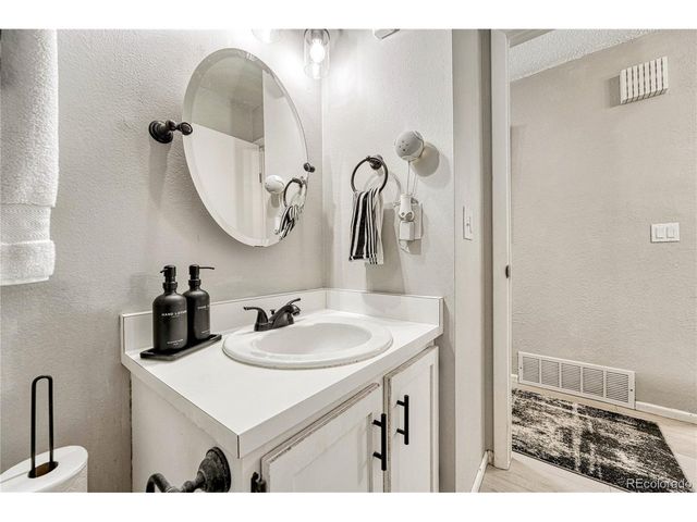 15409 E Oberlin Pl, Aurora, CO 80013