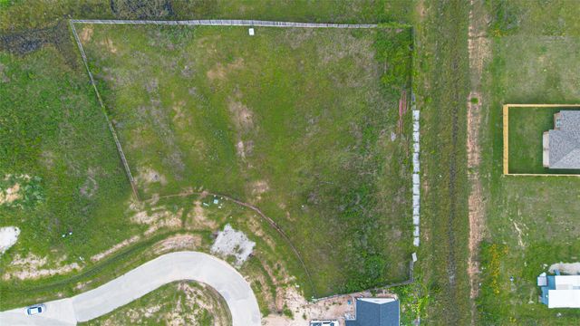 1301 Road 57211, Cleveland, TX 77327