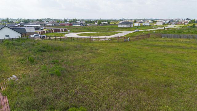 1301 Road 57211, Cleveland, TX 77327