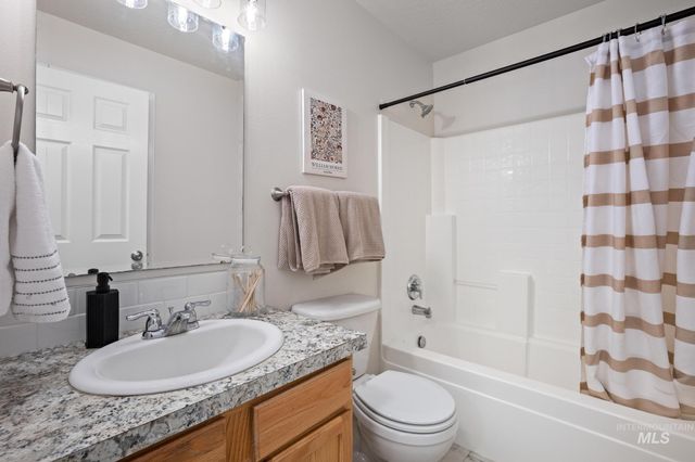 14405 Gresham Dr, Caldwell, ID 83605