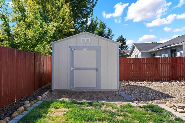 14405 Gresham Dr, Caldwell, ID 83605