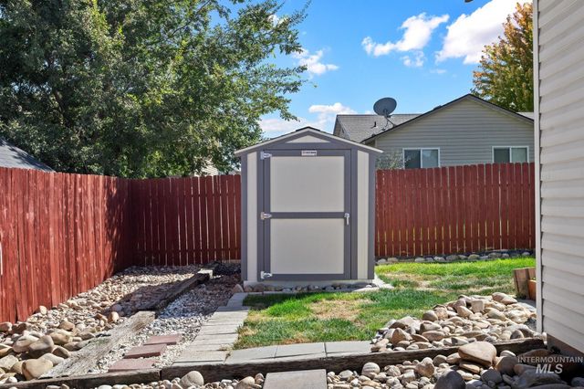 14405 Gresham Dr, Caldwell, ID 83605