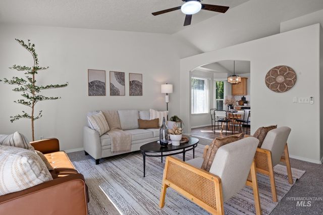 14405 Gresham Dr, Caldwell, ID 83605