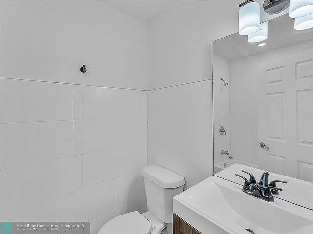 216 NW 25TH Street, Wilton Manors, FL 33311