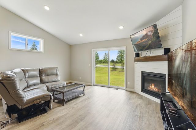 596 Emmy Lane, Hanover, MN 55341