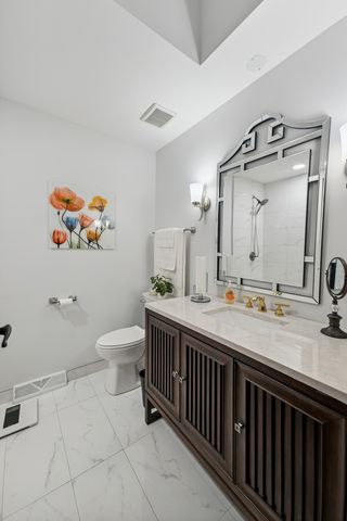 2210 207th Place, Lynwood, IL 60411
