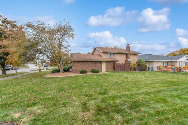 2210 207th Place, Lynwood, IL 60411