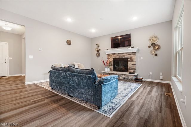 3397 Buckeye Trail, Uniontown, OH 44685