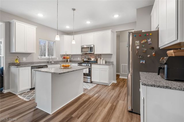 3397 Buckeye Trail, Uniontown, OH 44685