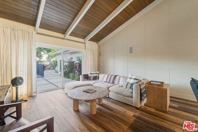 4731 Deseret Drive, Woodland Hills (los Angeles), CA 91364