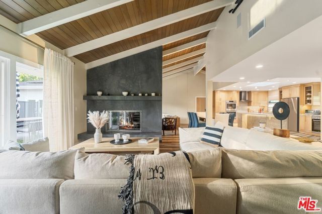 4731 Deseret Drive, Woodland Hills (los Angeles), CA 91364