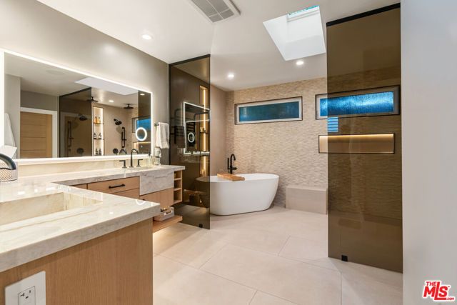 4731 Deseret Drive, Woodland Hills (los Angeles), CA 91364