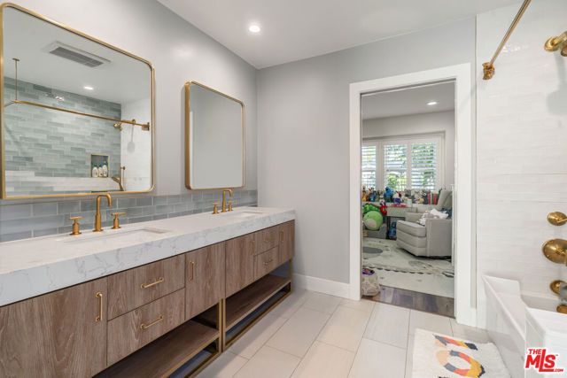 4731 Deseret Drive, Woodland Hills (los Angeles), CA 91364