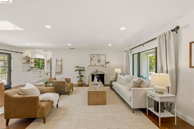 447 Cumberland Dr, Pleasant Hill, CA 94523