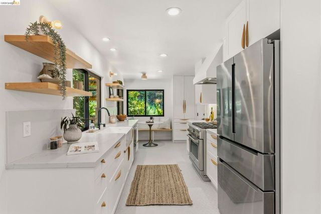 447 Cumberland Dr, Pleasant Hill, CA 94523