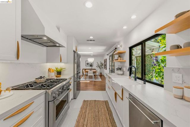 447 Cumberland Dr, Pleasant Hill, CA 94523