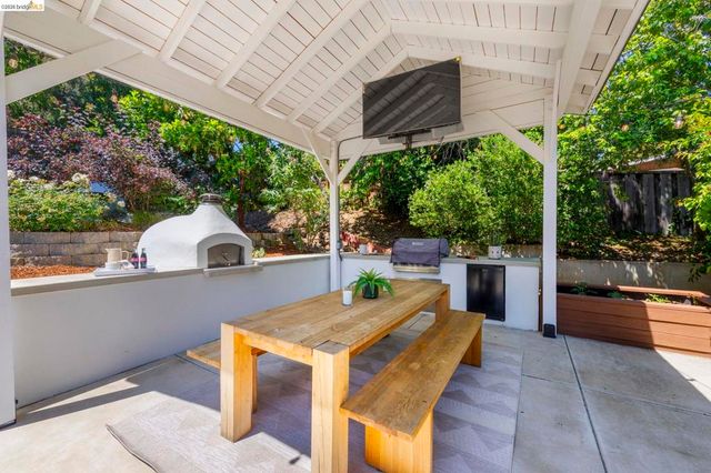 447 Cumberland Dr, Pleasant Hill, CA 94523