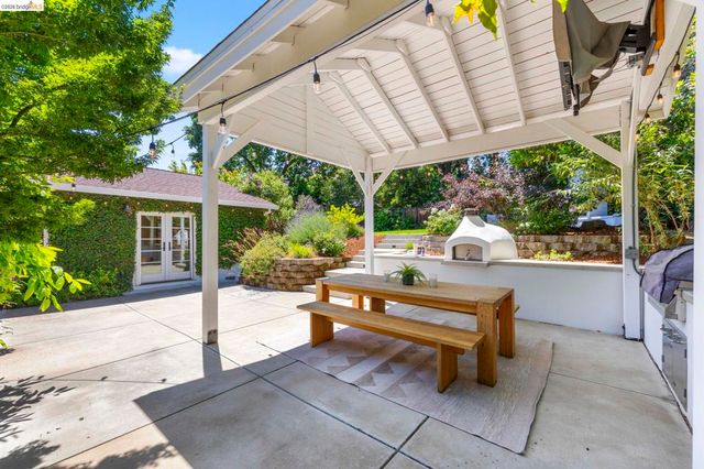 447 Cumberland Dr, Pleasant Hill, CA 94523