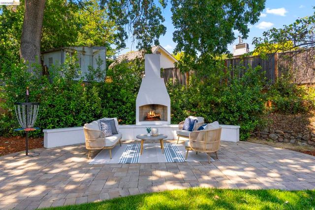 447 Cumberland Dr, Pleasant Hill, CA 94523