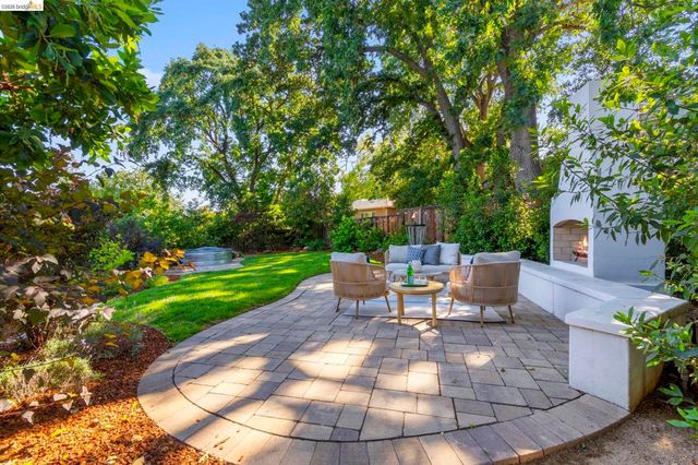 447 Cumberland Dr, Pleasant Hill, CA 94523