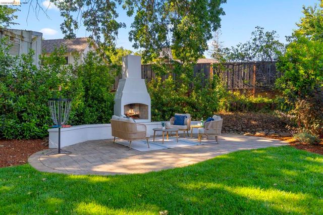 447 Cumberland Dr, Pleasant Hill, CA 94523