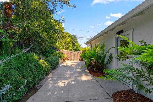 447 Cumberland Dr, Pleasant Hill, CA 94523