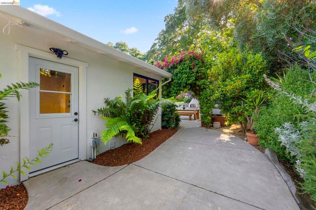 447 Cumberland Dr, Pleasant Hill, CA 94523
