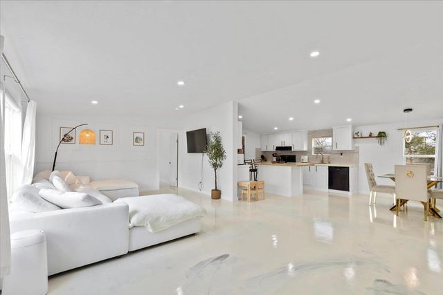 155 Arosa DR, Elgin, TX 78621