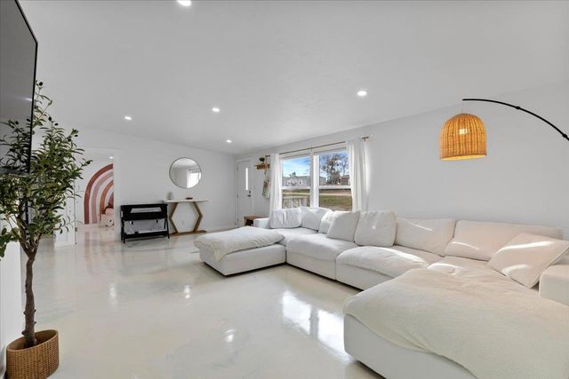 155 Arosa DR, Elgin, TX 78621