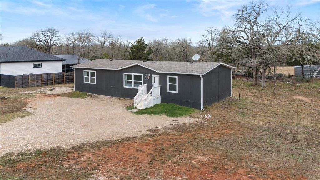 155 Arosa DR, Elgin, TX 78621