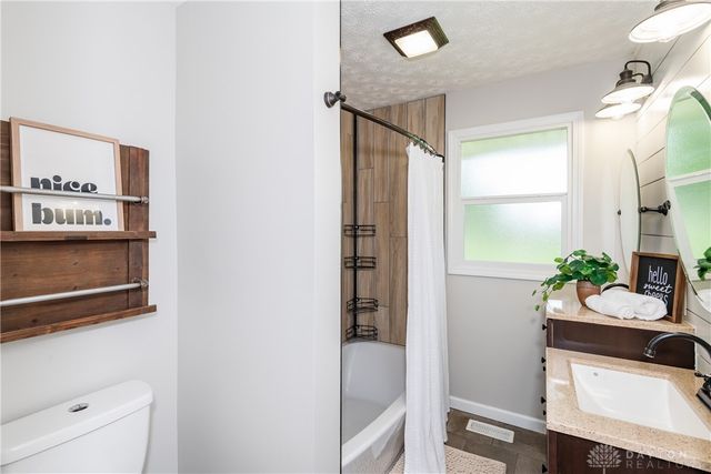 6855 Wonder Way, Tipp City, OH 45371
