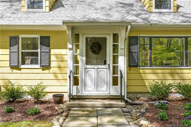 792 Smith Ridge Road, New Canaan, CT 06840